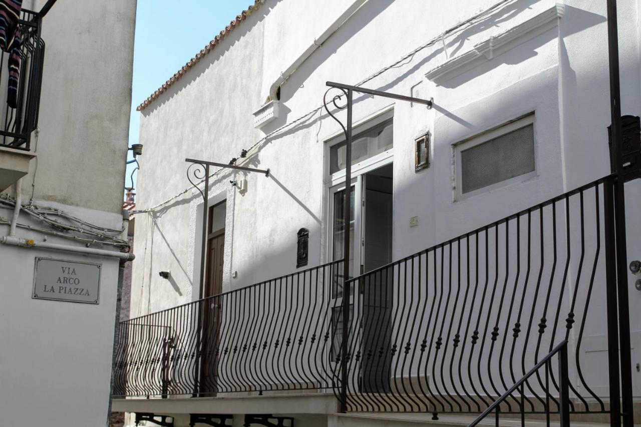 Rooms Dimora Arco - Affitti Brevi Italia Monte SantʼAngelo Εξωτερικό φωτογραφία