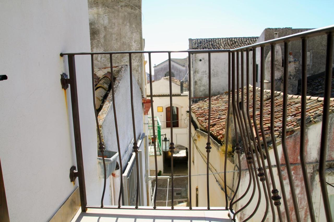 Rooms Dimora Arco - Affitti Brevi Italia Monte SantʼAngelo Εξωτερικό φωτογραφία