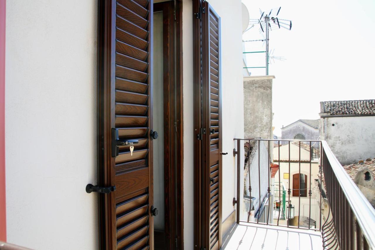 Rooms Dimora Arco - Affitti Brevi Italia Monte SantʼAngelo Εξωτερικό φωτογραφία