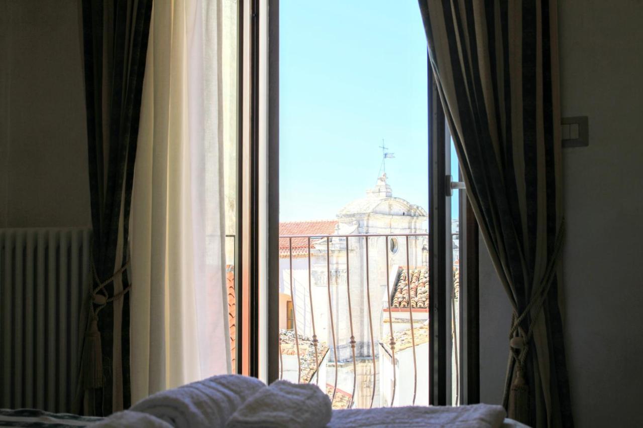 Rooms Dimora Arco - Affitti Brevi Italia Monte SantʼAngelo Εξωτερικό φωτογραφία