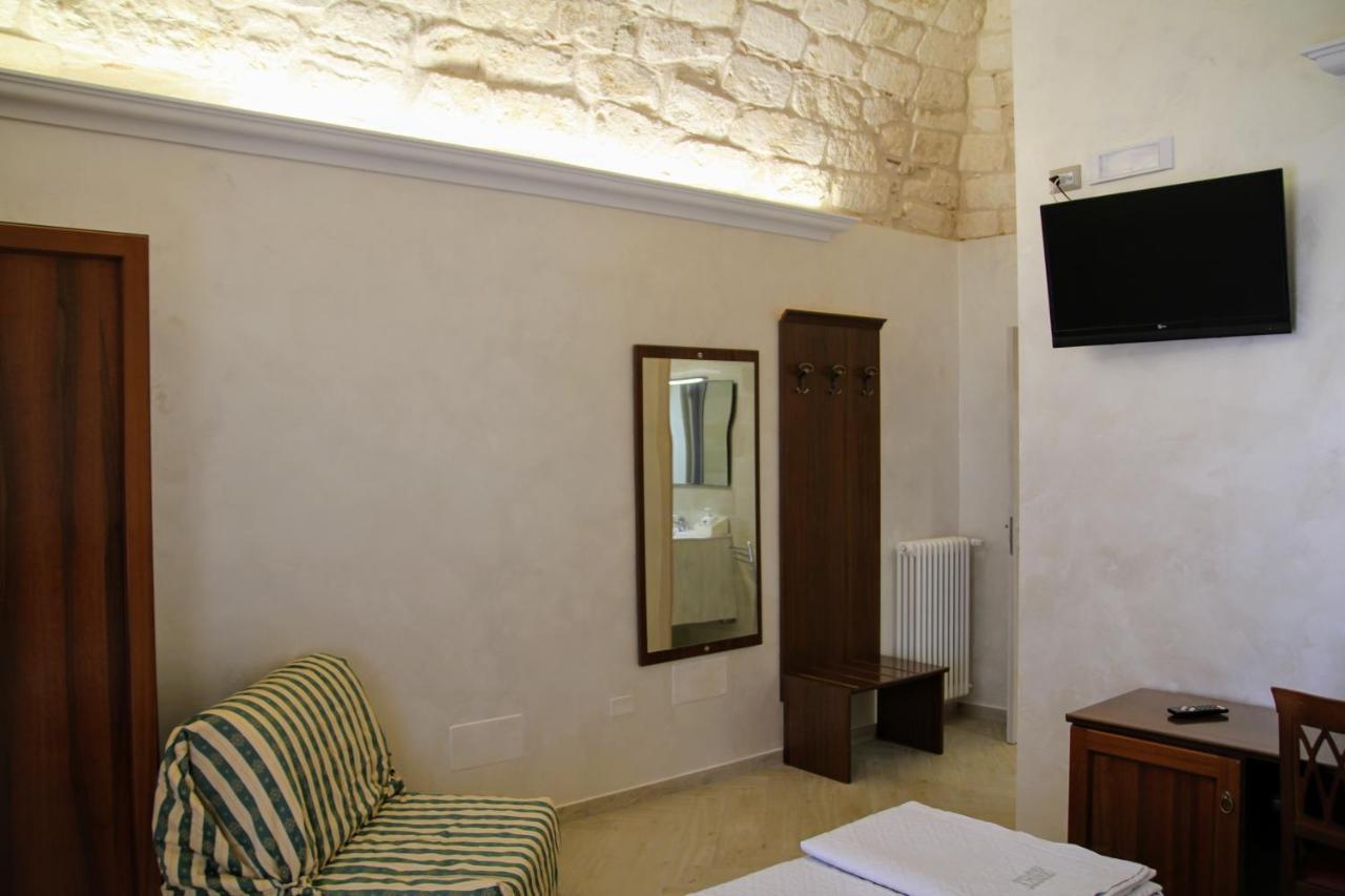 Rooms Dimora Arco - Affitti Brevi Italia Monte SantʼAngelo Εξωτερικό φωτογραφία