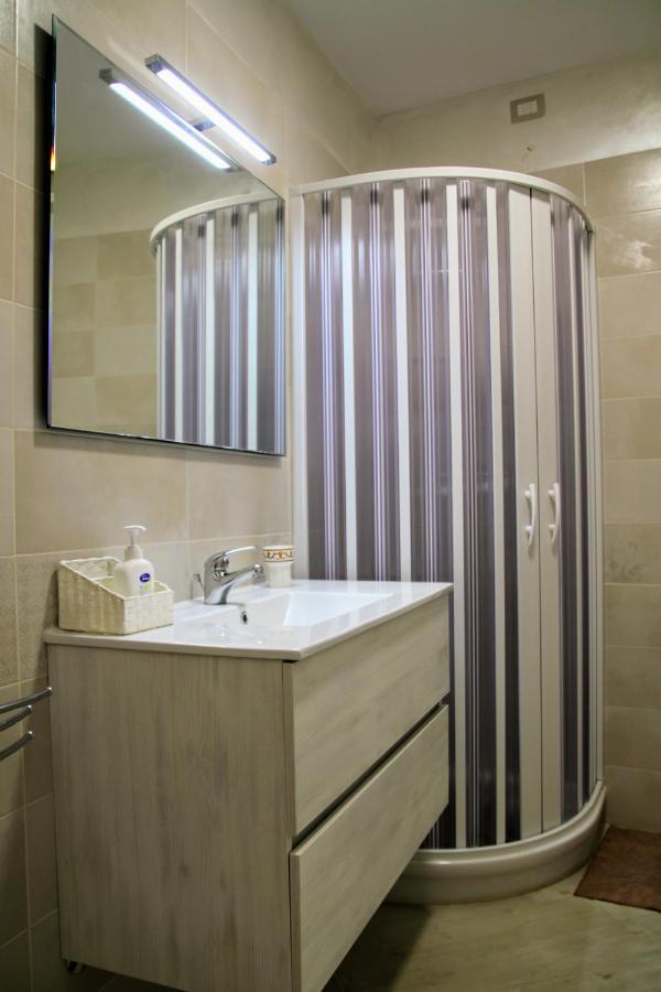 Rooms Dimora Arco - Affitti Brevi Italia Monte SantʼAngelo Εξωτερικό φωτογραφία