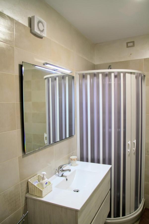Rooms Dimora Arco - Affitti Brevi Italia Monte SantʼAngelo Εξωτερικό φωτογραφία