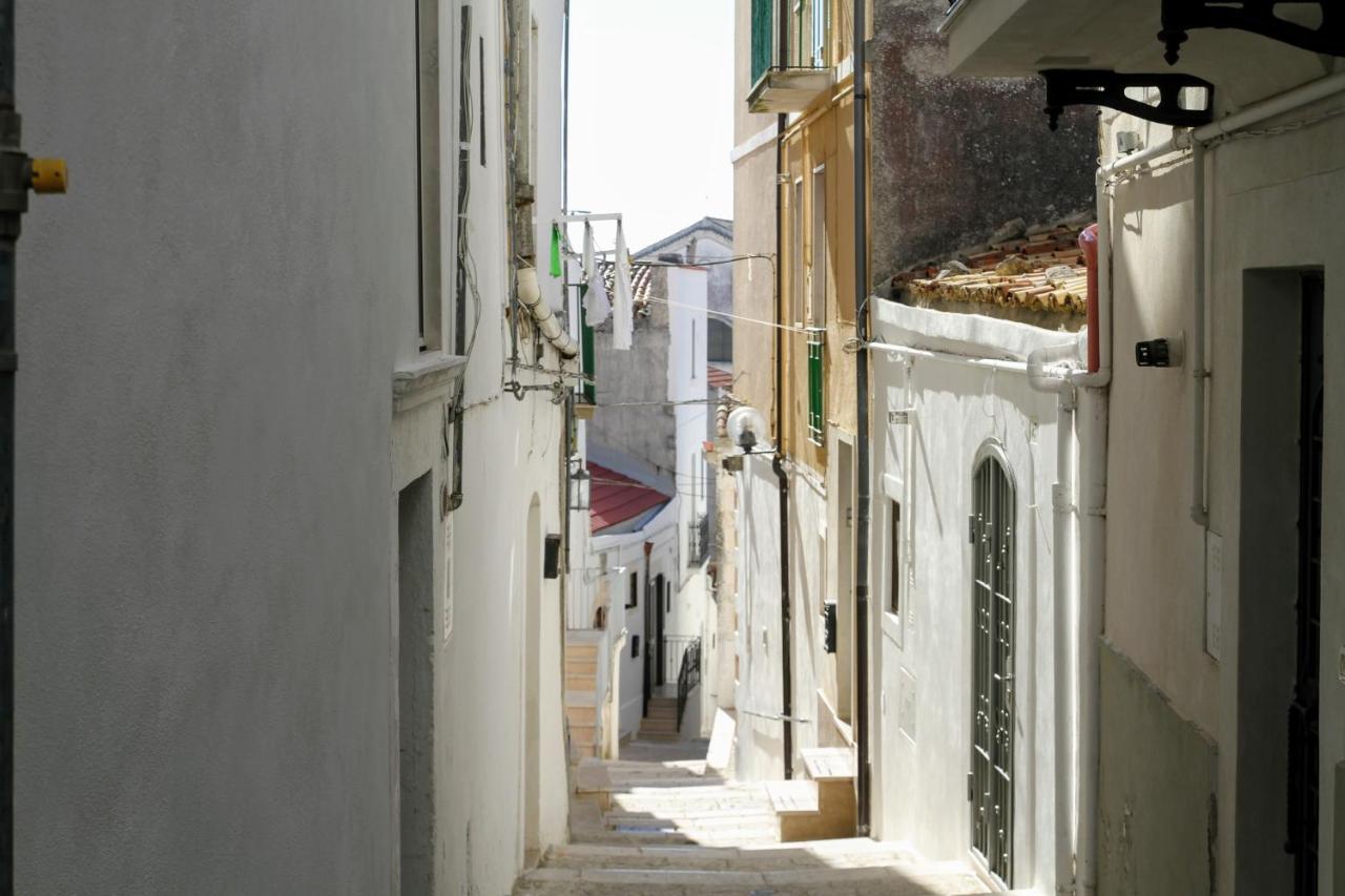 Rooms Dimora Arco - Affitti Brevi Italia Monte SantʼAngelo Εξωτερικό φωτογραφία