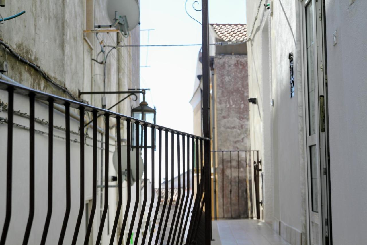 Rooms Dimora Arco - Affitti Brevi Italia Monte SantʼAngelo Εξωτερικό φωτογραφία