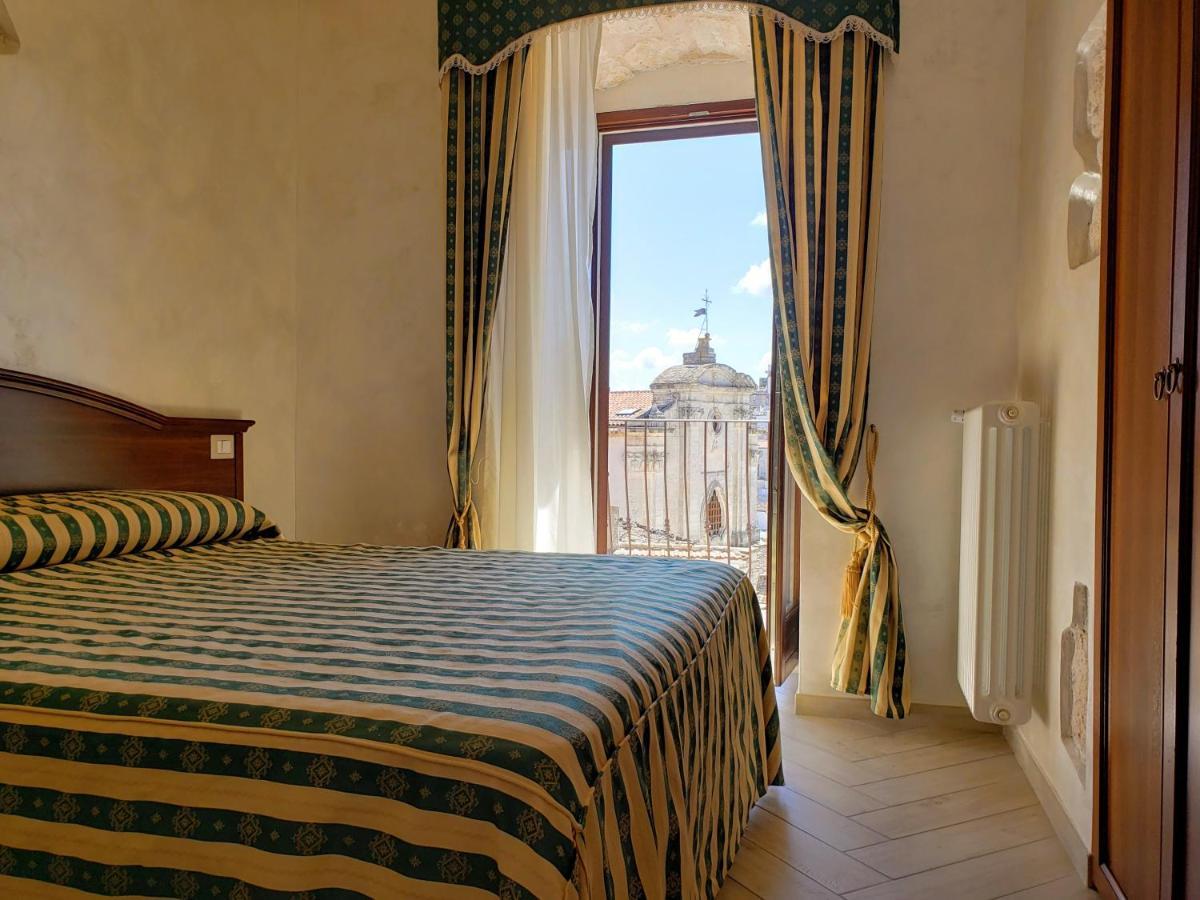 Rooms Dimora Arco - Affitti Brevi Italia Monte SantʼAngelo Εξωτερικό φωτογραφία